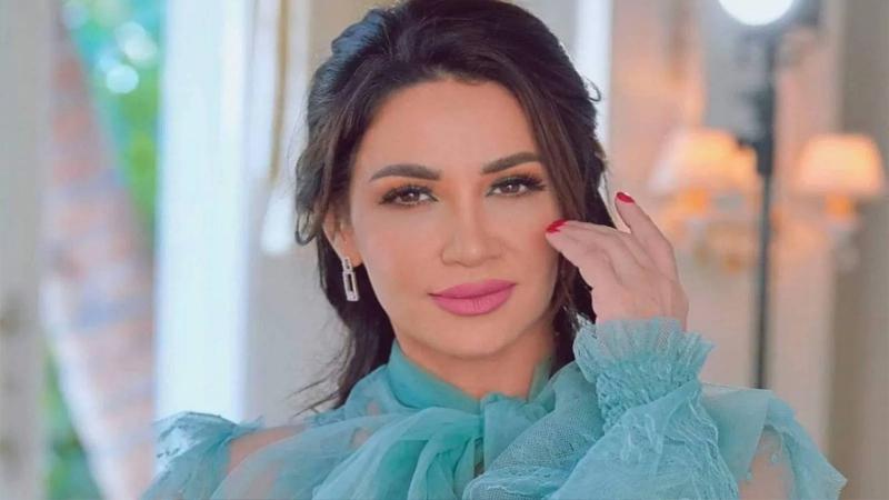 اللبنانية ديانا حداد تخضع لعملية جراحية بالمعدة .. شاهد