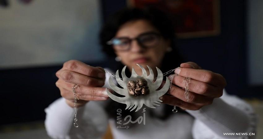 شابة فلسطينية تعيد إحياء المجوهرات التقليدية ببراعة وحرفية عالية