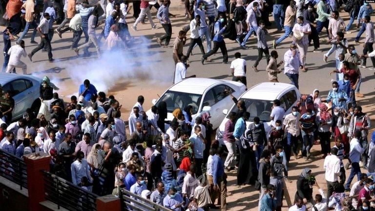 لجنة أطباء السودان: إصابة 200 شخص خلال احتجاجات 30 ديسمبر في الخرطوم