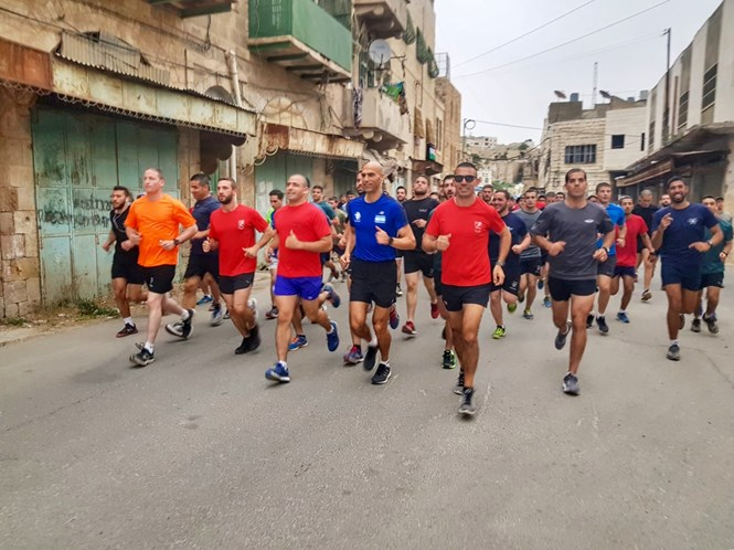 على غرار سباق القدس.. مارثون لجنود الاحتلال والمستوطنين في الخليل (صور)