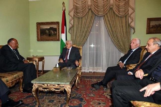 عباس وشكري وابوالغيط يبحثون بالقاهرة جهود إحياء السلام وتطورات القضية الفلسطينية