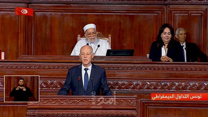 وكالة: تونس أمام خيارات تنتهي بحل البرلمان وانتخابات مبكرة