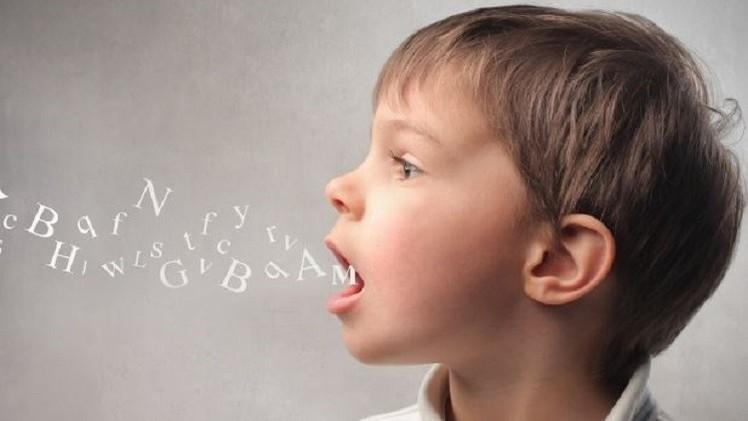 علماء: شذوذ في مركز الكلام بالدماغ يسبب التأتأة