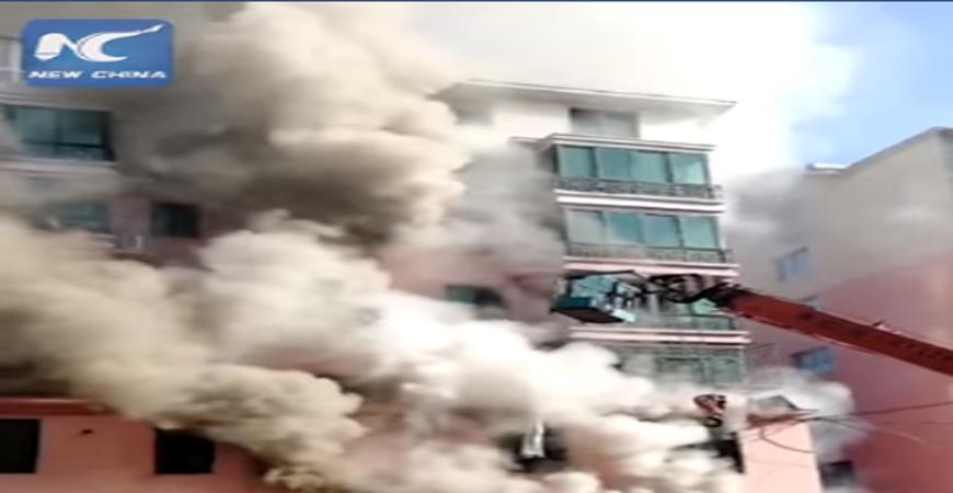 بالفيديو .. سائق يتحول إلى بطل قومى فى الصين