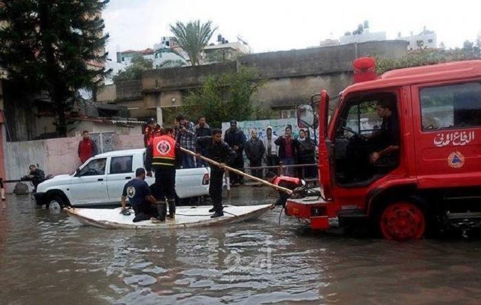 رام الله: الدفاع المدني يتعامل مع 299 حالة خلال المنخفض الجوي