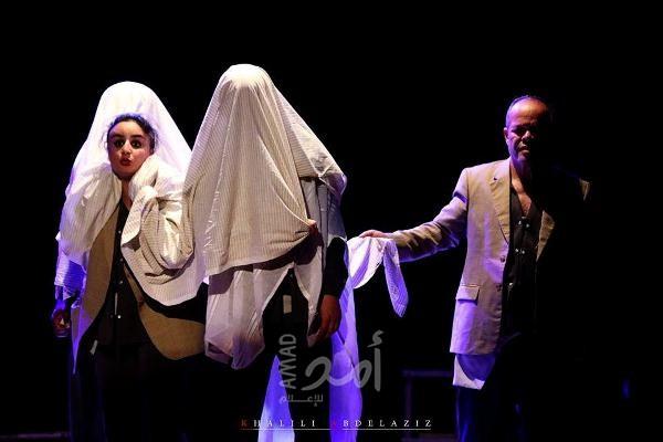 ما بين الطاولة والتابوت تمضي الحياة رحلة تأمل الحياة والموت