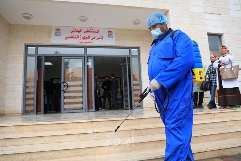 صبيحات: المنحنى الوبائي ارتفع بالأيام الأخيرة وحملة تطعيم الطواقم الطبية ستنطلق "الأحد"
