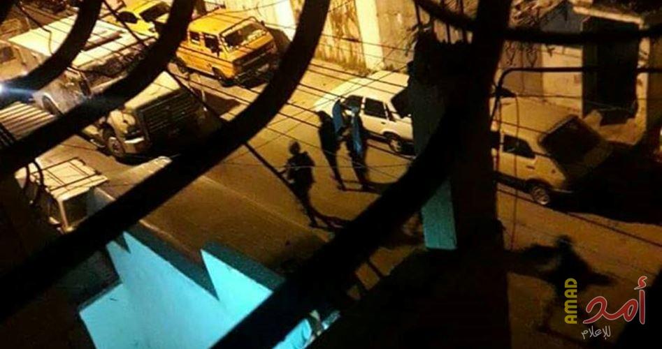نابلس: قوات الاحتلال تداهم عدة منازل في بورين