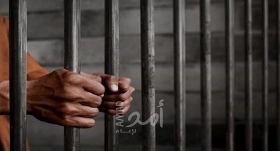 خمسة أسرى يدخلون أعوامًا جديدة في سجون الاحتلال