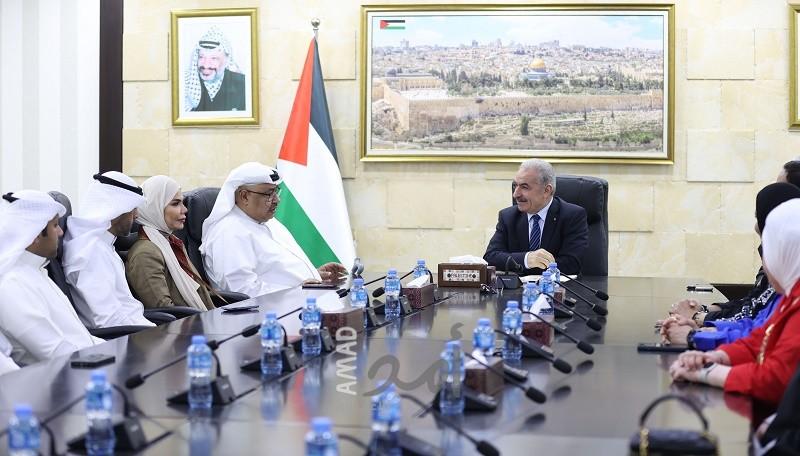 "اشتية" يستقبل "الوفد الكويتي" المكلف بالتعاقد مع معلمين فلسطينيين
