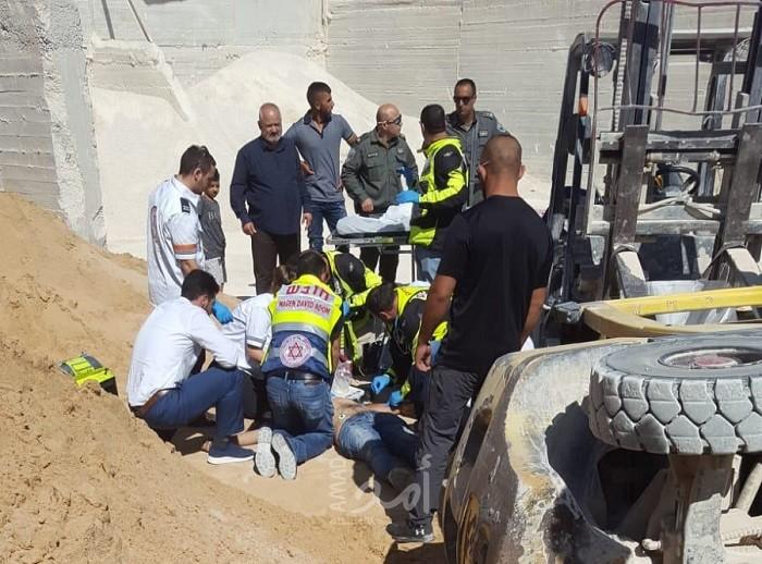 أجبره جنود الاحتلال على إزالة رافعة.. استشهاد شاب سقط من علو في "صور باهر" بالقدس