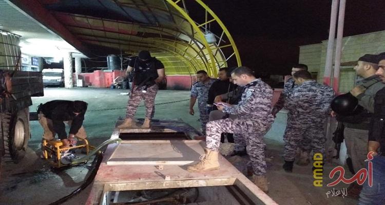 الضابطة الجمركية تضبط مواد غذائية غير صالحة للاستهلاك الآدمي في الخليل 