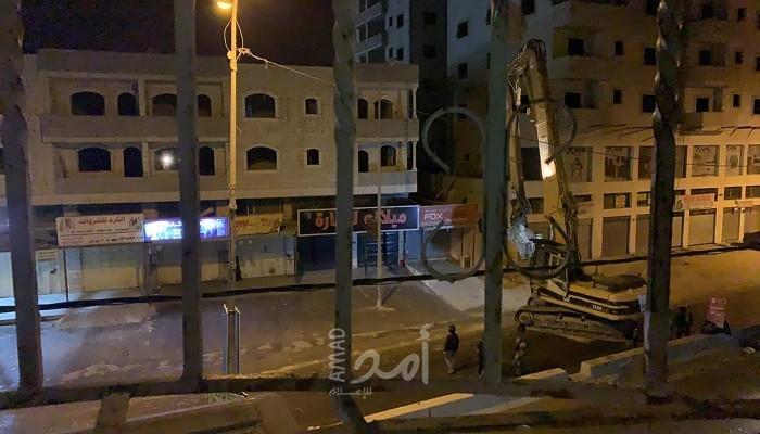 بالصور - جيش الاحتلال يهدم منزل عائلة الشهيد "خليفة" شمال القدس