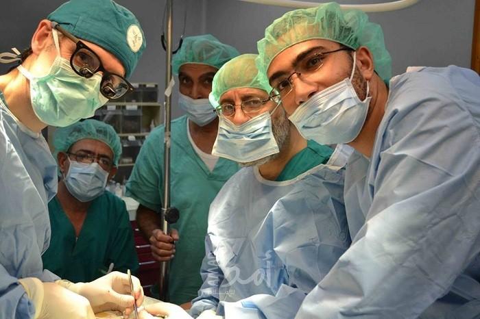 لأول مرة في فلسطين إجراء عملية نادرة لطفلة في مستشفى الخدمة العامة بغزة