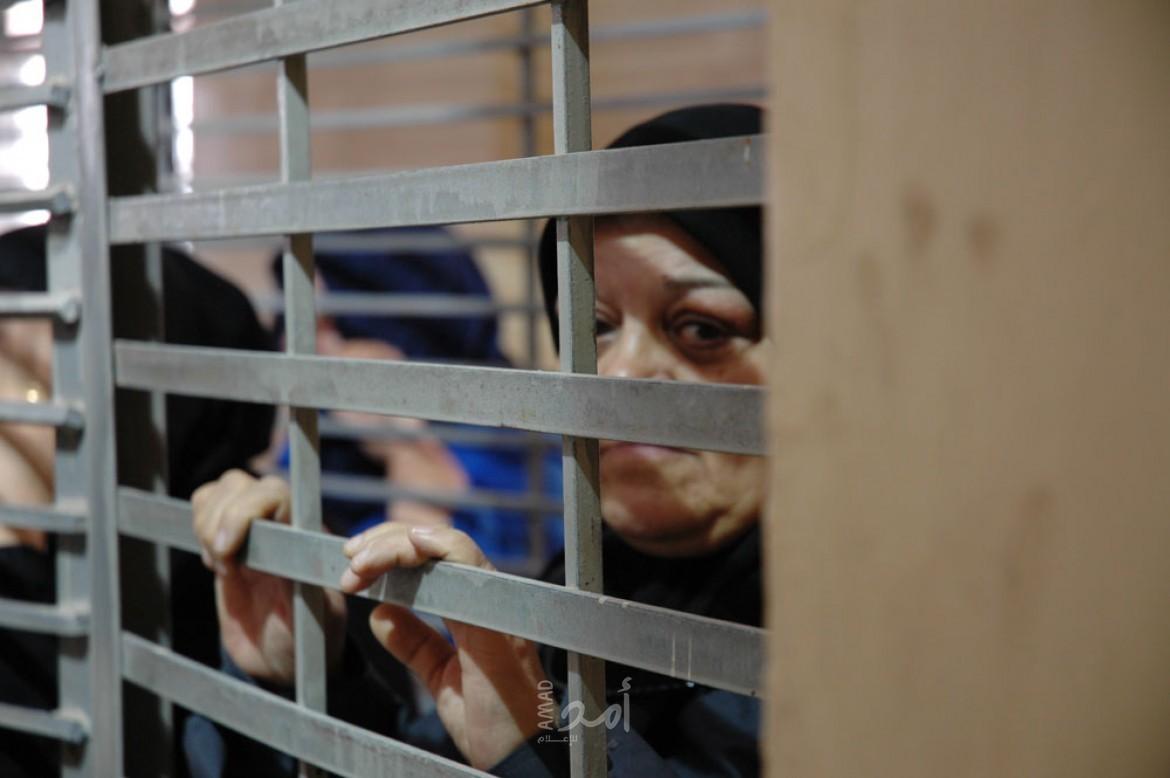 محكمة الاحتلال تمدد اعتقال ثلاث أسيرات في سحن "الجلمة"