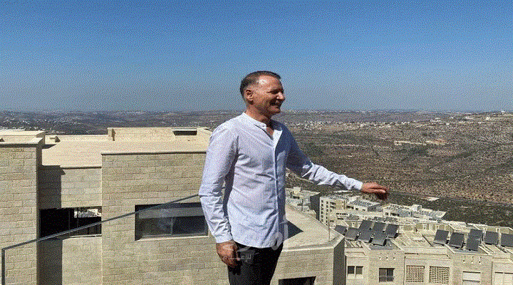 رجل أعمال فلسطيني يأمل في ضغط إماراتي بحريني على إسرائيل لوقف الاستيطان