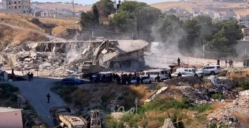 القدس: نصب خيام قرب ركام المنازل المدمرة بواد الحمص