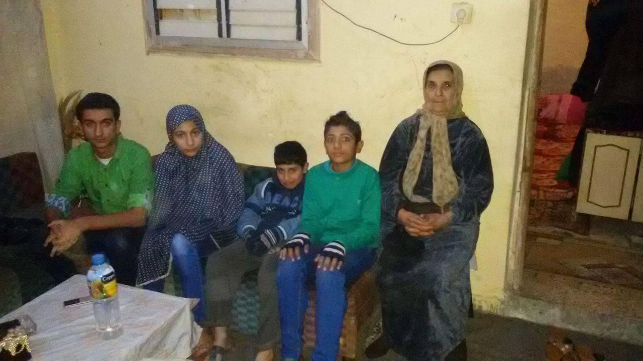 جمعية الهلال الاحمر الفلسطيني في قطاع غزة تستجيب لاستغاثة أسرة فقيرة من مخيم الشاطئ