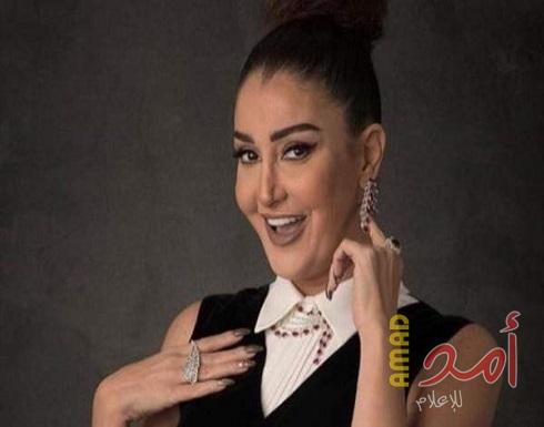غادة عبد الرازق تكرر اخطاءها وصورة جديدة من السرير