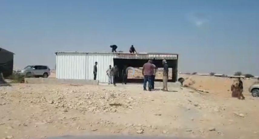 الاحتلال يجبر فلسطيني على هدم منزله بالنقب