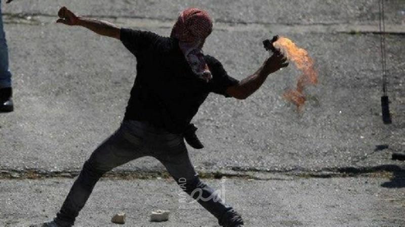 شبان يرشقون مركبات مستوطنين بـ"زجاجات حارقة" شرق قلقيلية