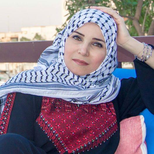 من المسئول عن منع دخول زوجة القيادي الفتحاوي"محمد دحلان" إلى غزة ؟