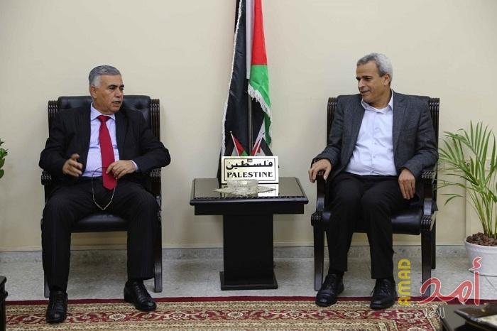 الوزير الاعرج يناقش أهمية التقيد بقوانين التنظيم العمراني والبناء بقلقيلية