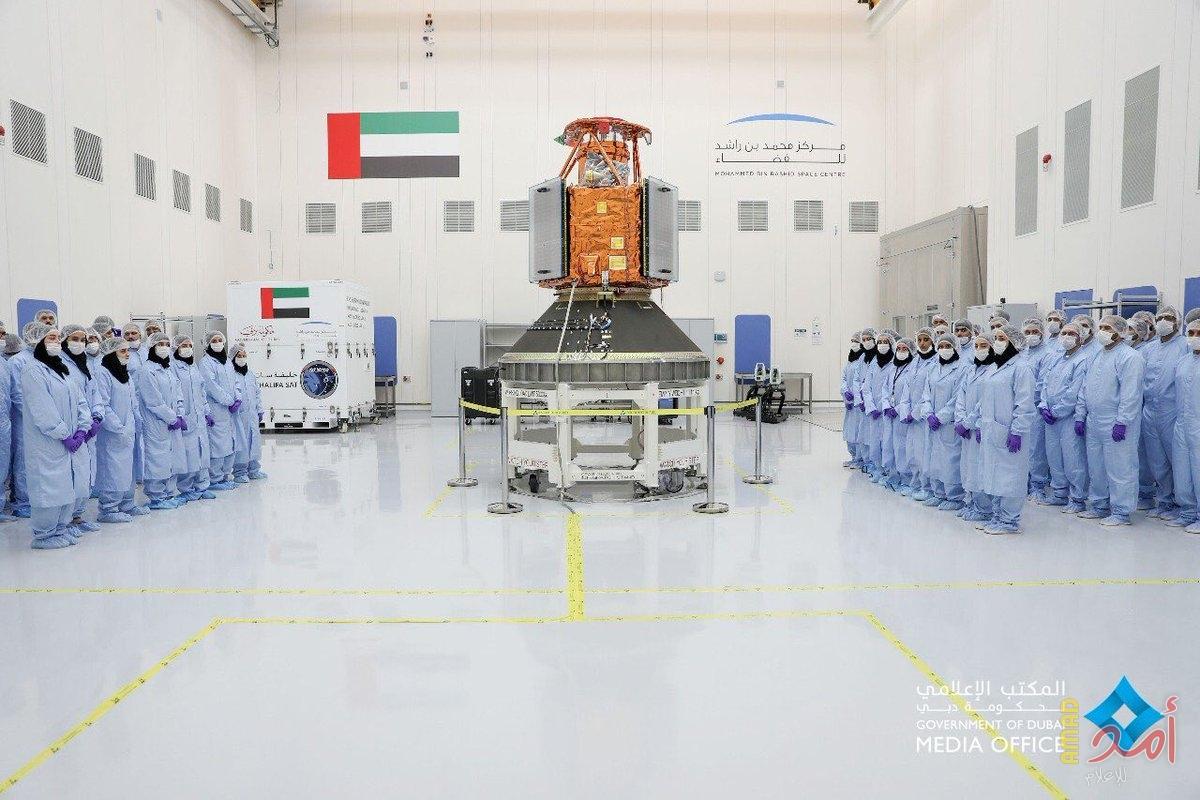 الإمارات تدشن أول قمر فضائي "عربي الصنع" - صور