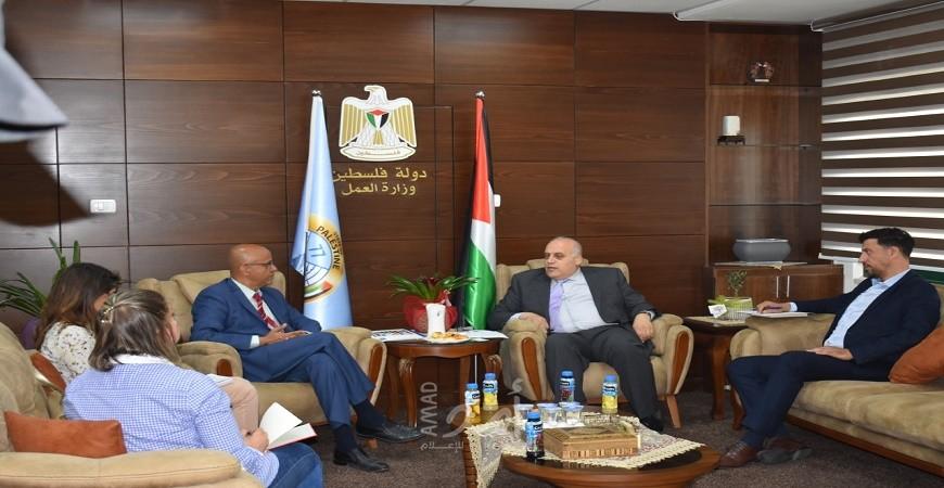 أبو جيش يتفق مع ممثل الامم المتحدة على تشكيل فريق فني بين البرنامج وصندوق التشغيل