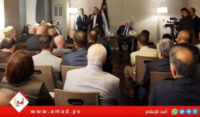 الرئيس عباس يلتقي وفداً أمريكياً وقادة الجالية الفلسطينية