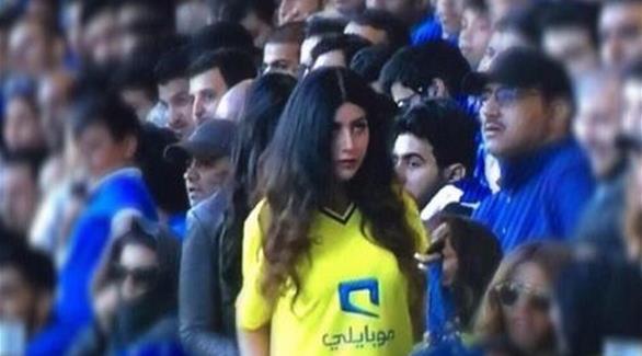 سعودي يطلق زوجته بعدما شاهدها تحضر كأس السوبر في لندن