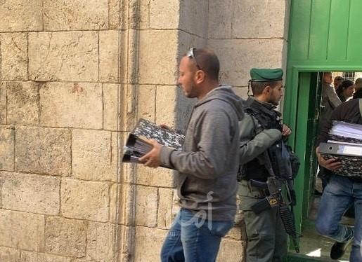 القدس: تمديد توقيف مدير التربية والتعليم