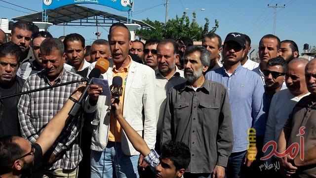 أبو سمرة لـ "أمد": علقنا اعتصام المقطوعة رواتبهم بعد وعودات من حكومة الحمدالله.. ويحذر من خطوات تصعيدية ( صور)