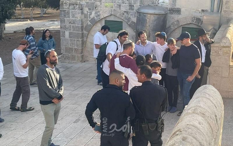 مستوطنون يقتحمون ساحات "المسجد الأقصى" في القدس