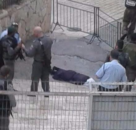 قوات الاحتلال تعدم  فتاة فلسطينية قرب الحرم الابراهيمي - صور