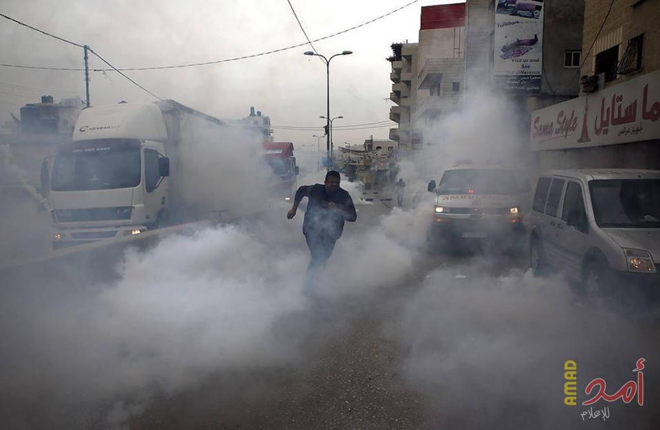 نابلس: 7 اصابات بالمطاط في مواجهات مع قوات الاحتلال على حاجز حوارة