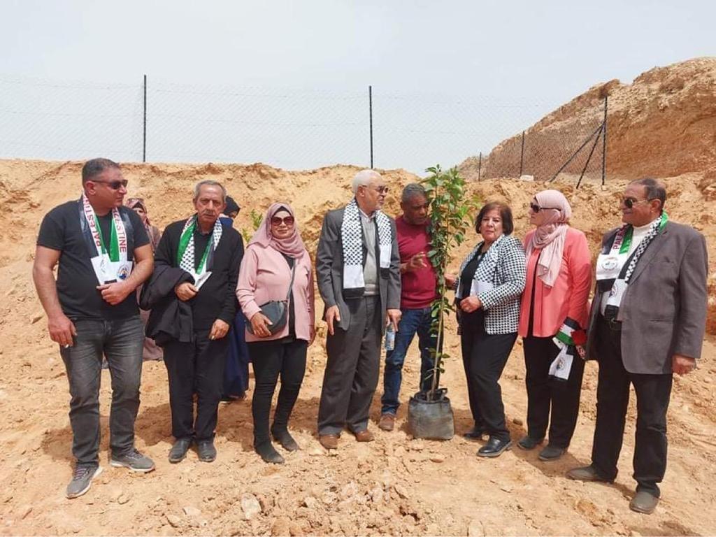 كفاح المرأة الفلسطيني وجمعية اريحا التعاونية تنفذان زراعة أرض لصالح الأسيرة الجعابيص