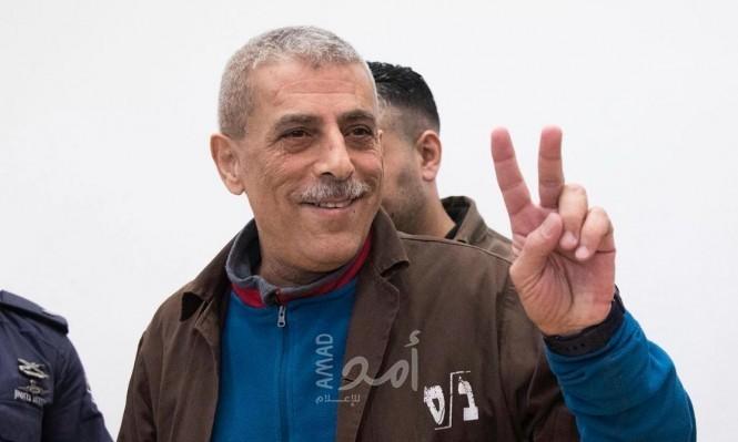 الشرطة الإسرائيلية تقتحم منزل الأسير القائد "وليد دقة"