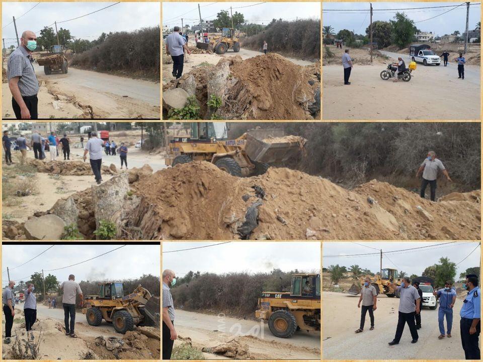 خانيونس: بلدية القرارة تغلق بشكل عاجل وطارئ المداخل الجنوبية للبلدة