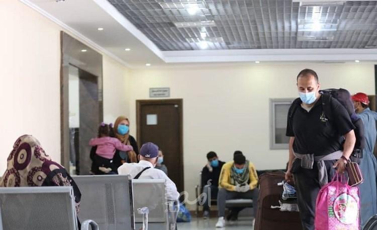 سيتم نقلهم لمراكز الحجر..وصول الفوج الأول من العالقين عبر معبر رفح إلى قطاع غزة