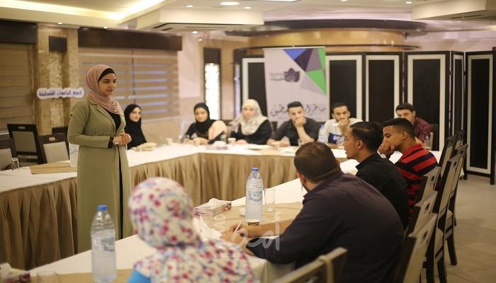 فلسطينيات تنهي تدريباً مكثفاً حول المناظرات لطلبة الجامعات في غزة