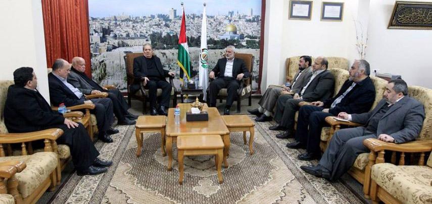 هنية يستقبل وفدًا من حركة فتح بمنزله في غزة