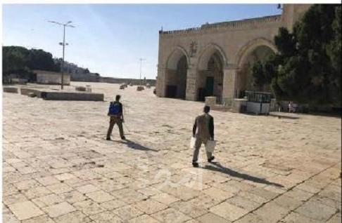 القدس: قوات الاحتلال تُبعد مقدسيين عن المسجد الأقصى