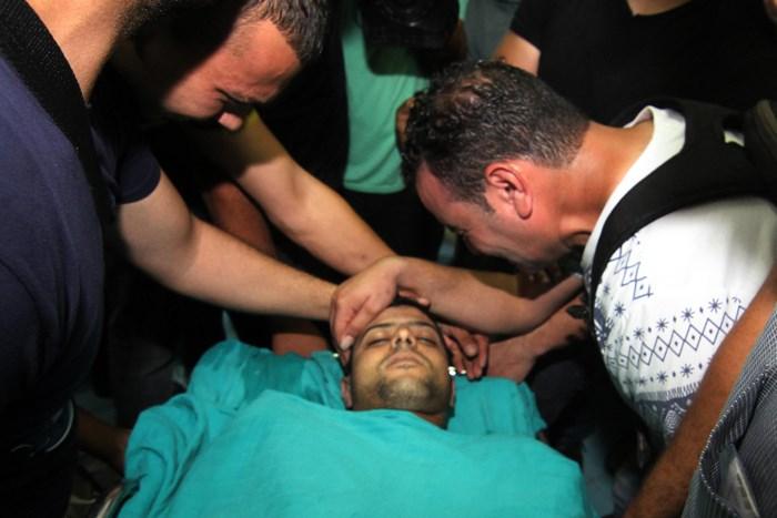 الآلاف يشيعون الشهيد زواهرة ويهتفون للأقصى وضد التنسيق الأمني