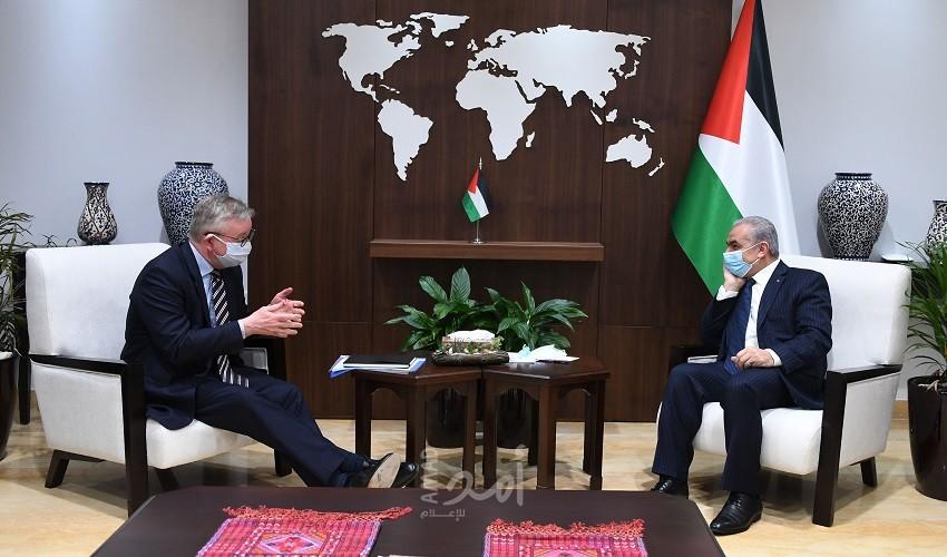 اشتية يطالب بريطانيا بالضغط على إسرائيل من أجل عقد الانتخابات في القدس
