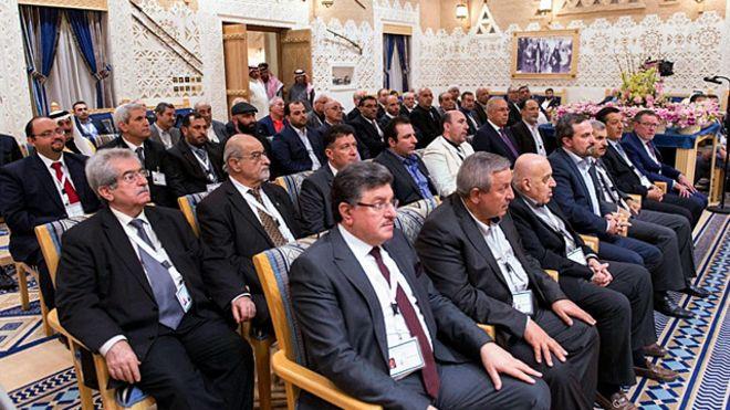المعارضة السورية تبحث في "الرياض 2" عن وفد موحد إلى "جنيف 8"