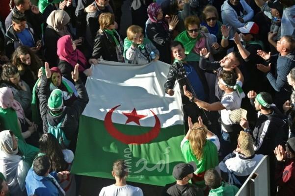 محتجو الجزائر يرفضون الانتخابات الرئاسية قبل اسبوعين من موعدها
