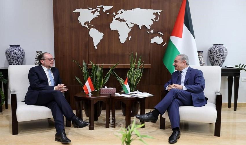 اشتية: الوضع الاقتصادي والمالي الذي نعيشه مرتبط بإجراءات سلطات الاحتلال