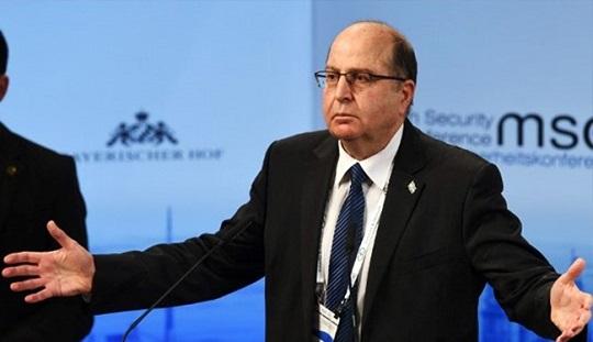 يعلون يطالب نتنياهو بالاستقالة فورا