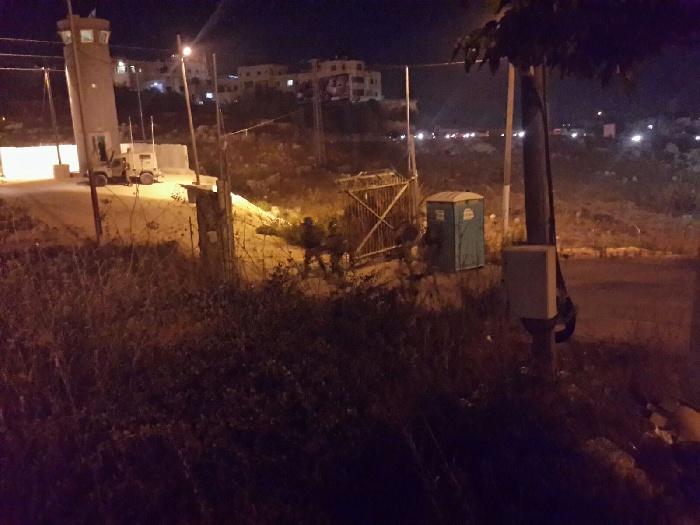 رام الله: جيش الاحتلال يقتحم عدد من المنازل في قرية كوبر